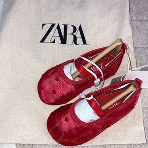#186. 🆕 NWT - Zara - Red Heart Print Mary Jane Kids Shoes